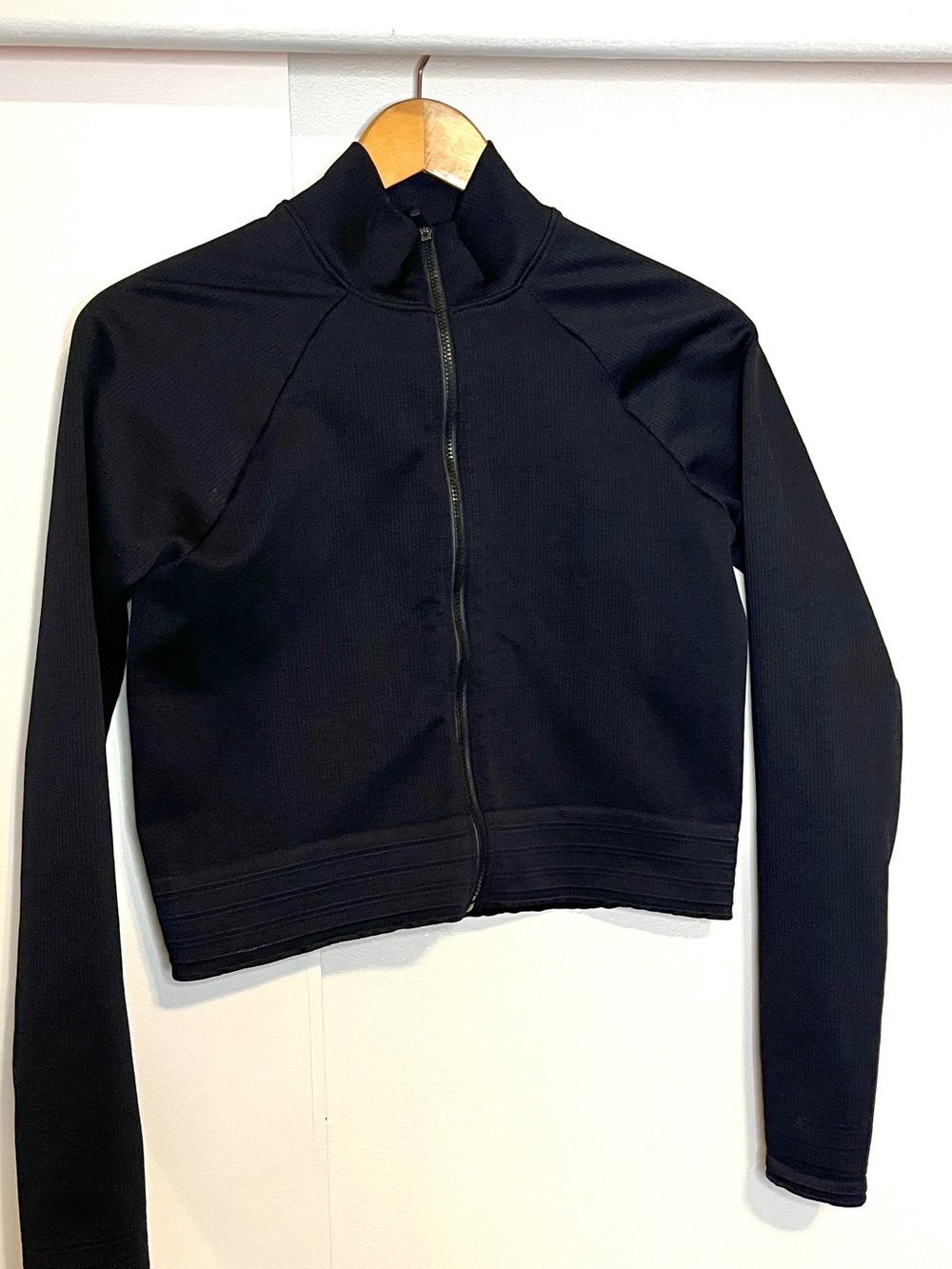 Women’s Black workout Jacket - Picture 1 of 6